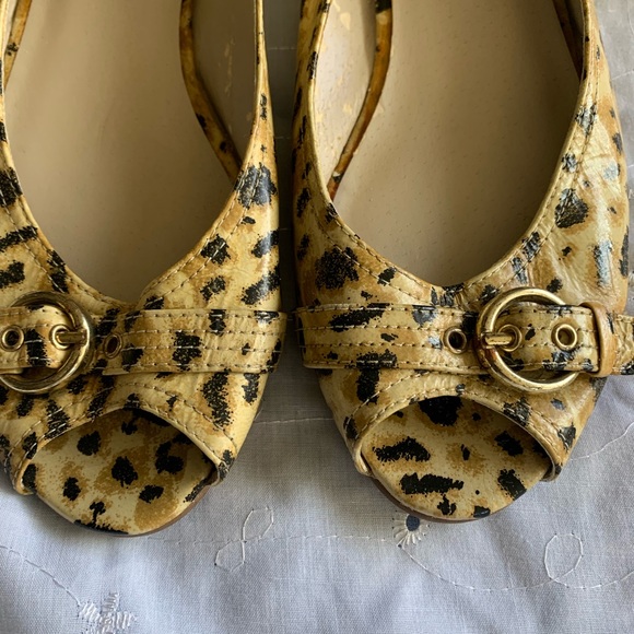 STEVE MADDEN - 100% Leather Peep Toe Shoe - Picture 4 of 10